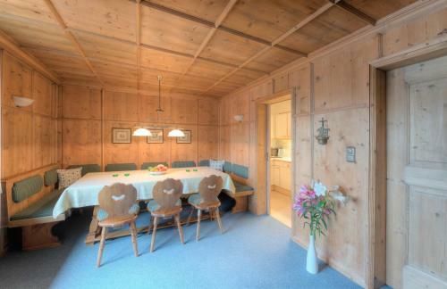Hostal Hotel Garni Almjur