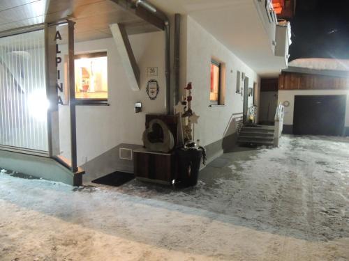 Hostal G�stehaus Alpina