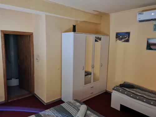 Apartman Nik-rom