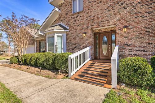 Waterfront Riverside Home With Grill And On-site Dock!