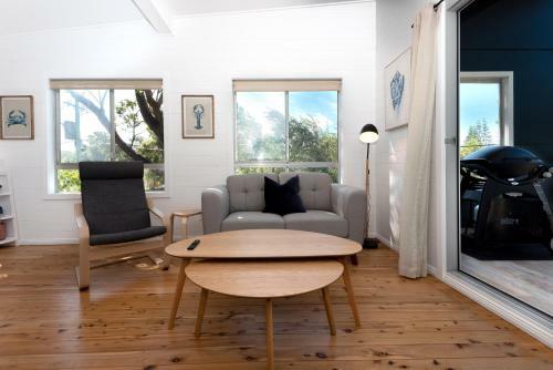 Beachfront Bliss / Broulee