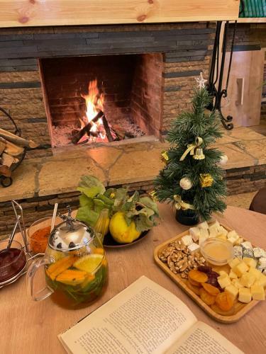 Villa Quattro Armenia - Comfortable Villa With Open Pool