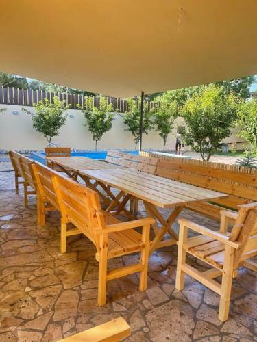 Villa Quattro Armenia - Comfortable Villa With Open Pool
