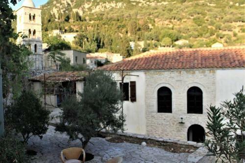 Rustic Holiday Villa Upper Qeparo