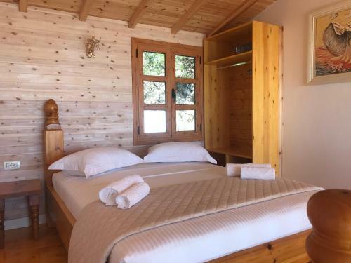Hotel Nashos Deluxe Bungalows
