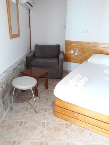 Hostal Beleris Rooms