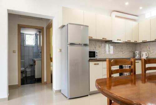 Llamana Apartment Himare
