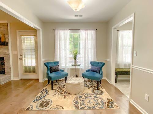 Betty's Bungalow- Mins To Space Center & Downtown!