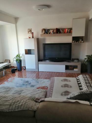 Apartamento Sch�ne Wohnung Mit Wifi Und Parkplatz Auf Der Stra�e