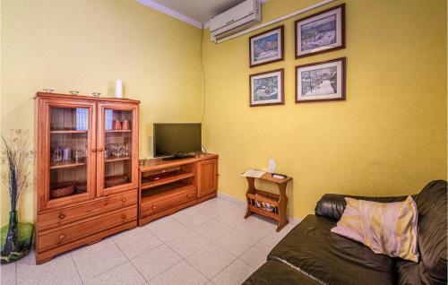 Two-bedroom Apartment In Osor