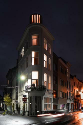 Shway60 Family House