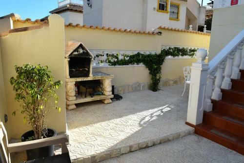 Upper Floor Apartment With Semi-private Pool