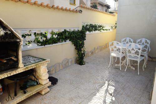 Upper Floor Apartment With Semi-private Pool