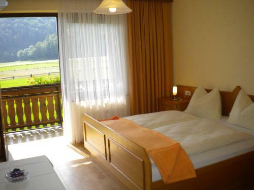 Hostal Pension Tschische