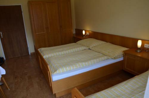 Hostal Pension Tschische