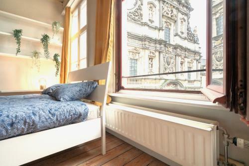 The Charming Hendrik Square Apartments