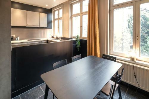 The Charming Hendrik Square Apartments