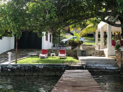 Casa Jardin Laguna