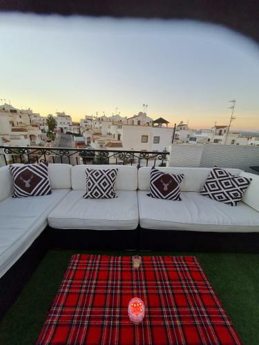 Villa With Private Pool And Rooftop Bar With Bbq
