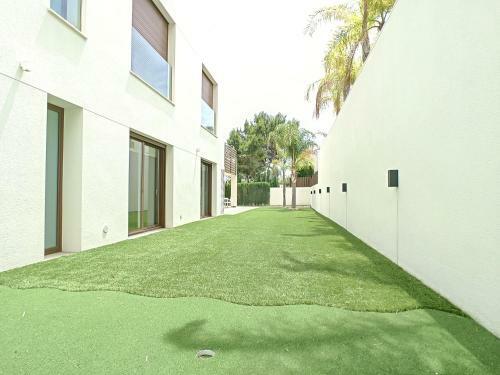 Acacia Golf Apartment @ Las Colinas Golf