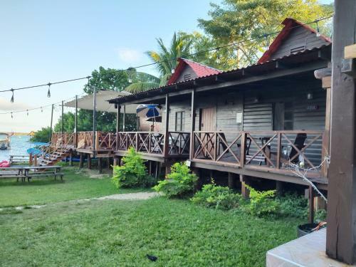 Papitos Bacalar Hotel And Marina