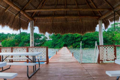 Hotel Casa Aakal Lagoon Front