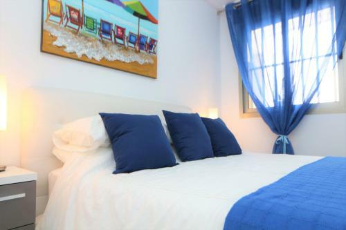 Apartamento Zenia Azul Ref 8270