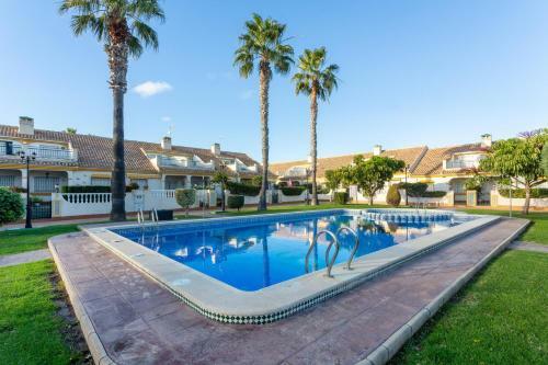 Pool-side Townhouse In Cabo Roig