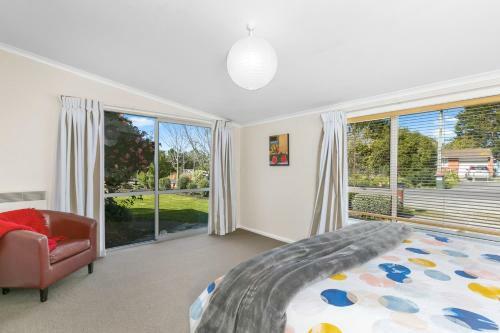 Sea Breeze Sanctuary - Karitane Holiday Home