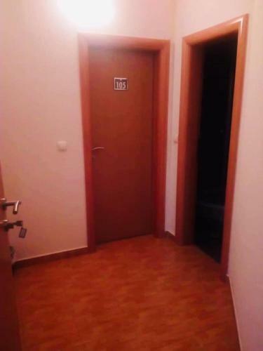 Omladinski Hotel Rostovo