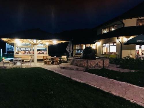 Omladinski Hotel Rostovo