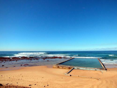 Hostal Sandon Point Coastal Abode