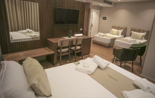 White Crown Hotel