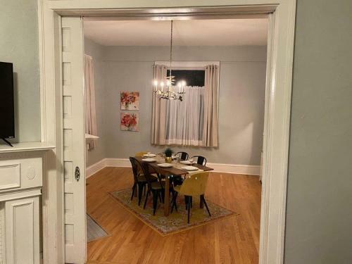 Apartamento Dauphin District Darling #1-downtown, Restaurants