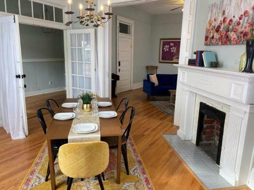 Apartamento Dauphin District Darling #1-downtown, Restaurants