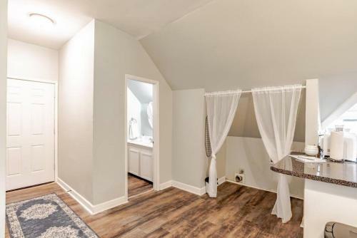 Apartamento Dauphin District Darling #3-downtown, Restaurants
