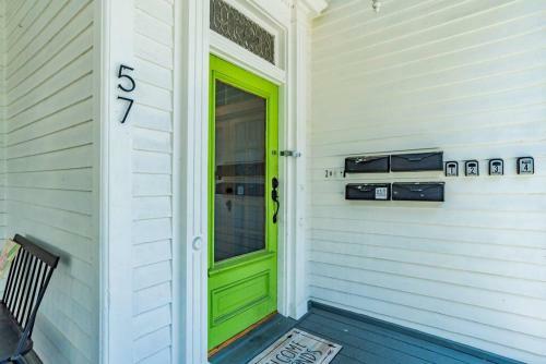 Apartamento Dauphin District Darling #3-downtown, Restaurants