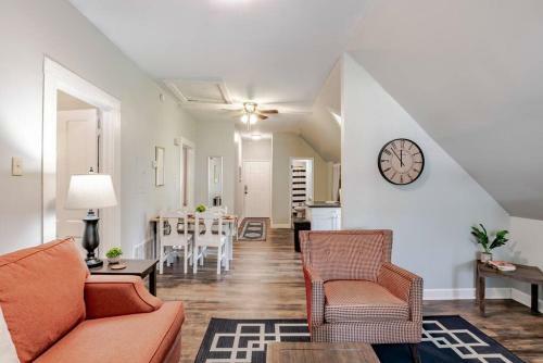 Apartamento Dauphin District Darling #3-downtown, Restaurants