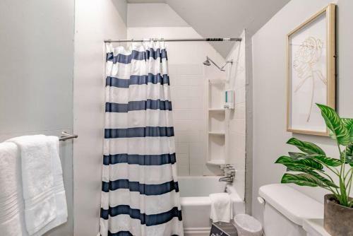 Apartamento Dauphin District Darling #3-downtown, Restaurants