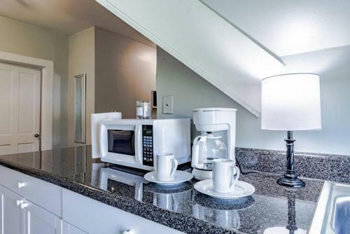 Apartamento Dauphin District Darling #3-downtown, Restaurants