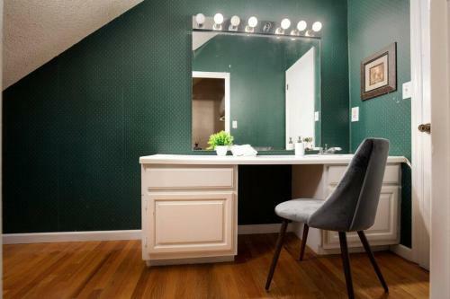 Forest Hills Fresh-centrally Located, Pets, Wifi