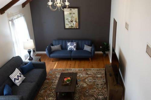 Forest Hills Fresh-centrally Located, Pets, Wifi