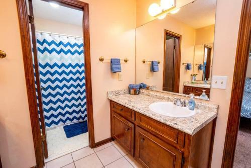 Kid + Pet-friendly Charming Home W/ Contactless Entry