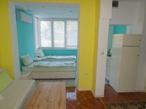 Hostal ???? ?? ????? ??-??-??**