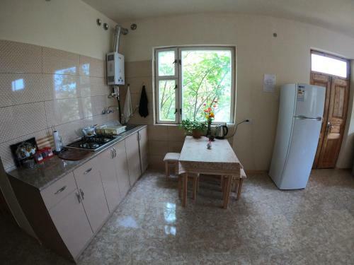 Hostal Nnn Guest House