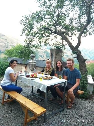 Hostal Nnn Guest House