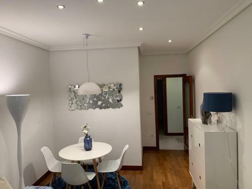Apartamento Centriqu�simo, Bonito, C�modo, Wifi, Campomanes