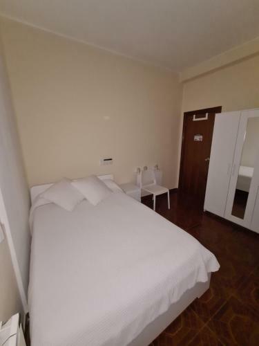 Hostal El Vasco Rooms