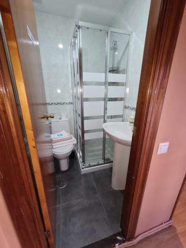 Hostal El Vasco Rooms