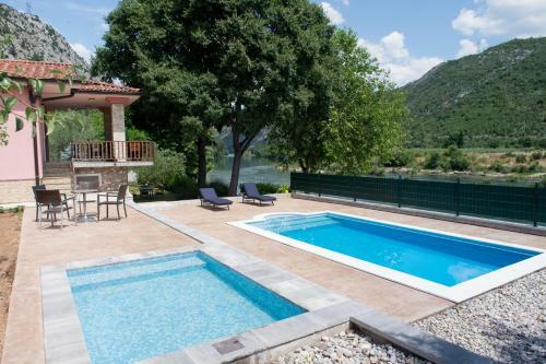 Villa River House Marta
